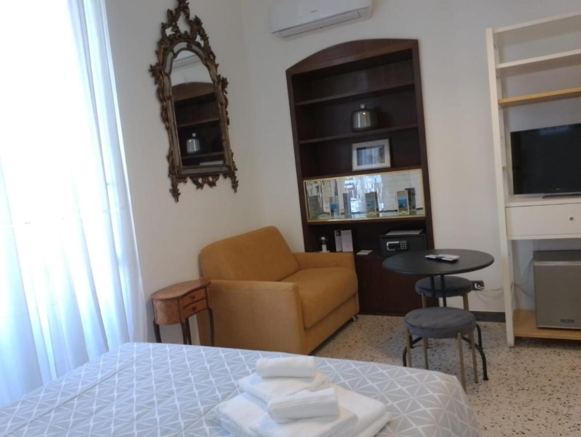 Glam Luxury Lorenzo Guest house