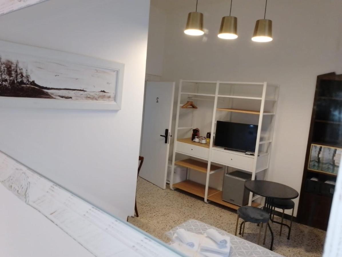 Glam Luxury Lorenzo Guest house 2*